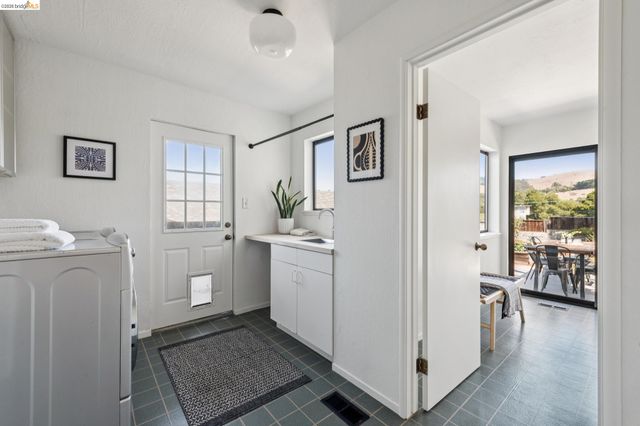 6265 Highland Ave, Richmond, CA 94805