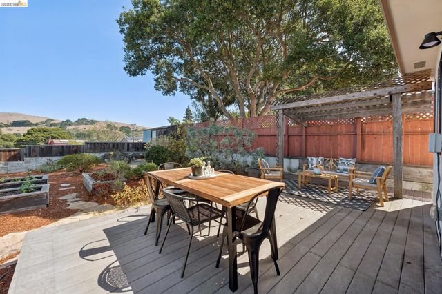 6265 Highland Ave, Richmond, CA 94805