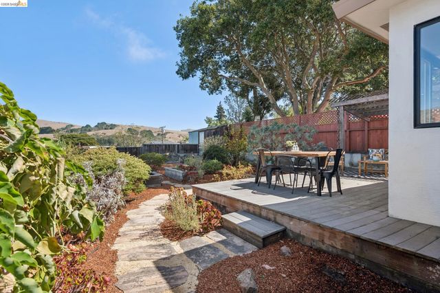 6265 Highland Ave, Richmond, CA 94805