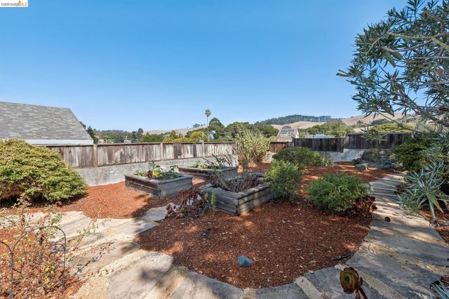 6265 Highland Ave, Richmond, CA 94805
