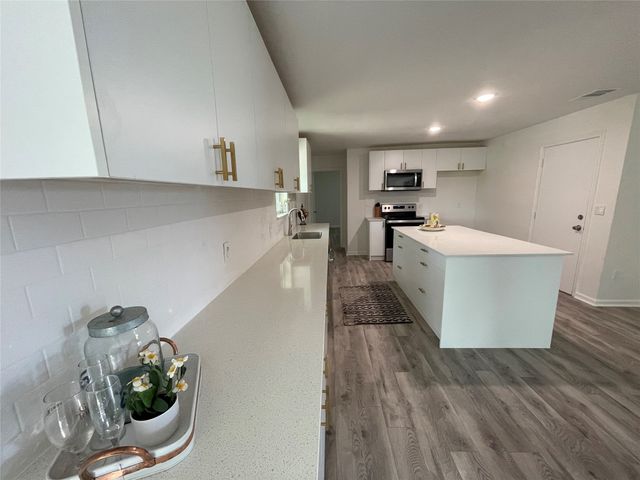 6957 FM 100, Honey Grove, TX 75446