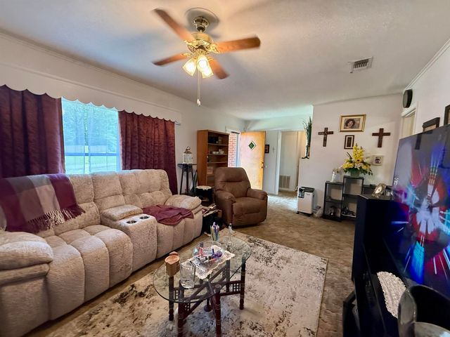209 Tobacco Road, Linden, TX 75563