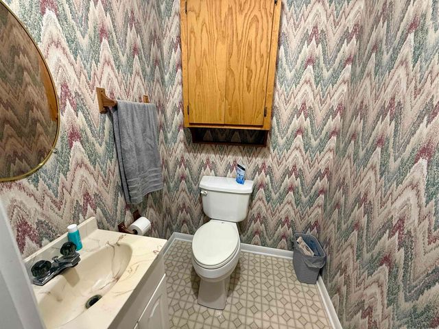 209 Tobacco Road, Linden, TX 75563