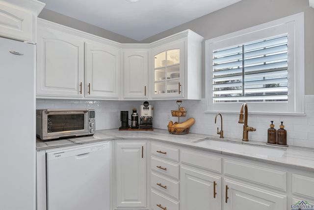 1809 Chisolm Trail, Longview, TX 75605