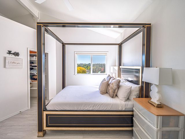 2520 Snow Lane, Redding, CA 96003