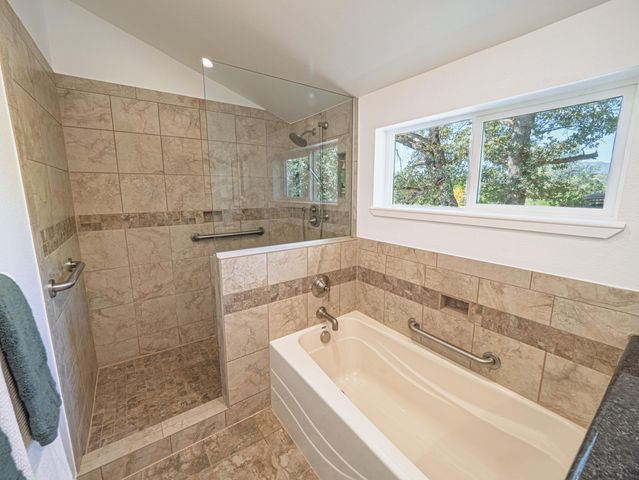 2520 Snow Lane, Redding, CA 96003