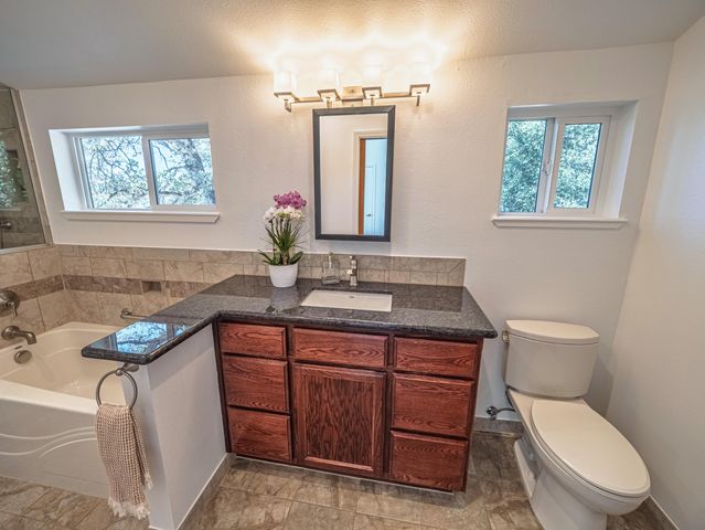 2520 Snow Lane, Redding, CA 96003