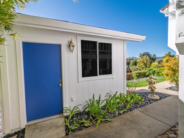 2520 Snow Lane, Redding, CA 96003