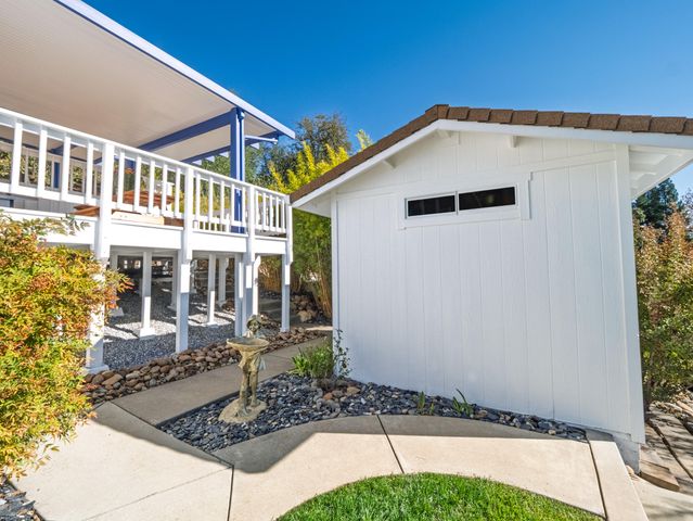 2520 Snow Lane, Redding, CA 96003