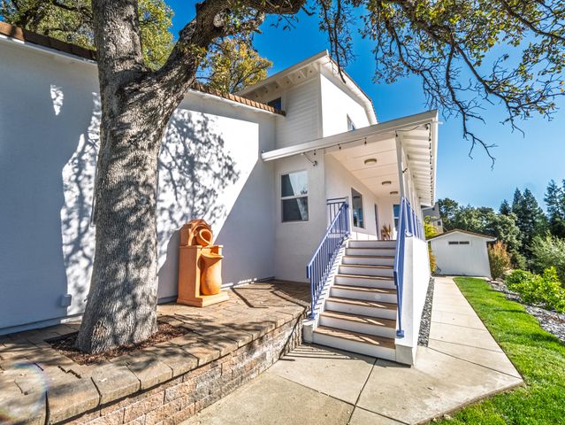 2520 Snow Lane, Redding, CA 96003