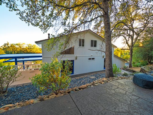 2520 Snow Lane, Redding, CA 96003