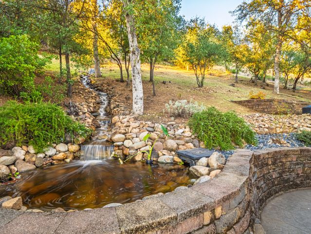 2520 Snow Lane, Redding, CA 96003