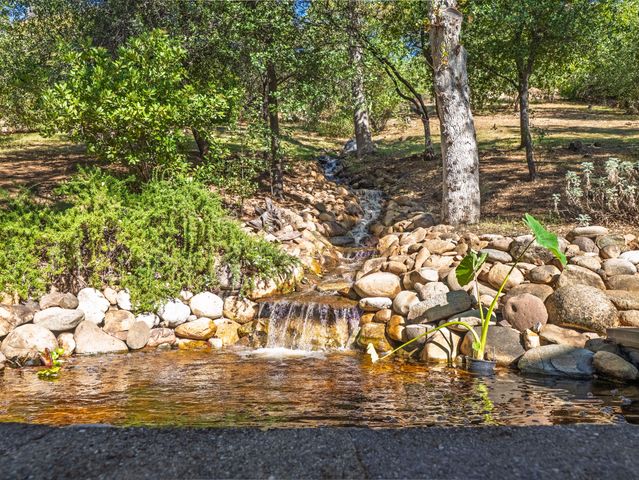 2520 Snow Lane, Redding, CA 96003