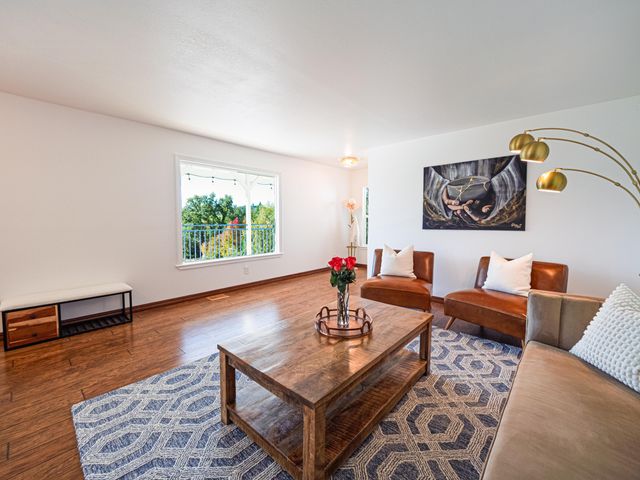 2520 Snow Lane, Redding, CA 96003