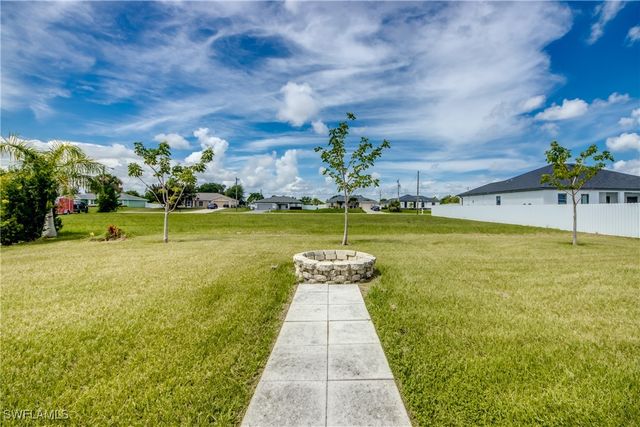 476 NE 3rd AVE, Cape Coral, FL 33909