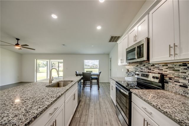 476 NE 3rd AVE, Cape Coral, FL 33909