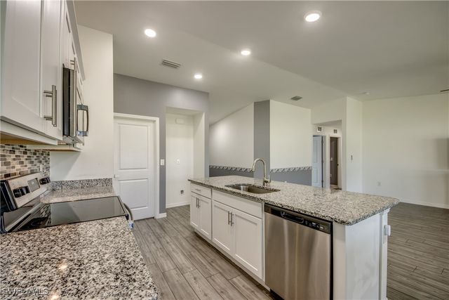 476 NE 3rd AVE, Cape Coral, FL 33909