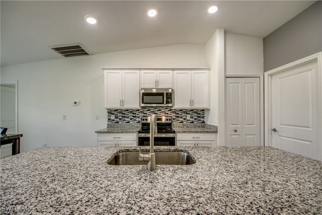 476 NE 3rd AVE, Cape Coral, FL 33909