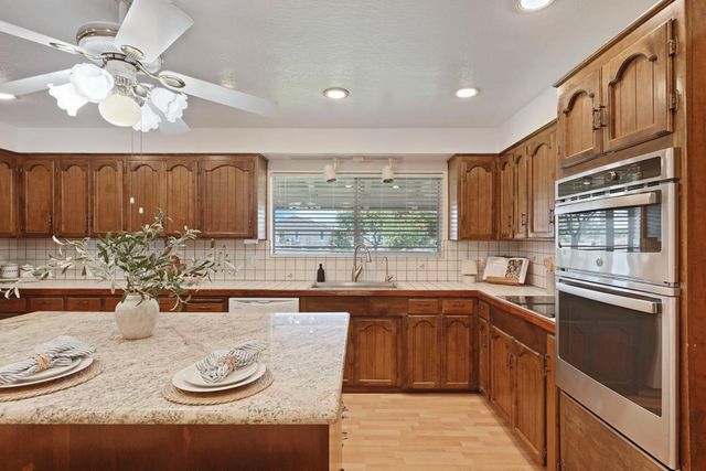 5764 W Kingdon Rd, Lodi, CA 95242