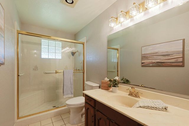 5764 W Kingdon Rd, Lodi, CA 95242