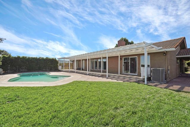 5764 W Kingdon Rd, Lodi, CA 95242