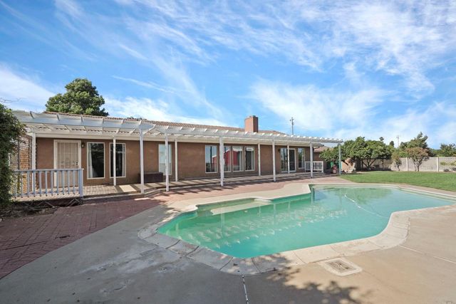 5764 W Kingdon Rd, Lodi, CA 95242
