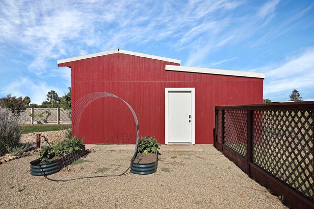 5764 W Kingdon Rd, Lodi, CA 95242