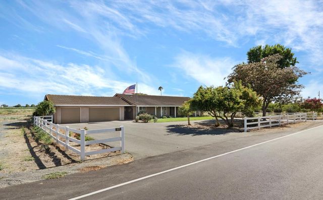 5764 W Kingdon Rd, Lodi, CA 95242