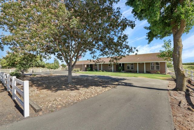 5764 W Kingdon Rd, Lodi, CA 95242