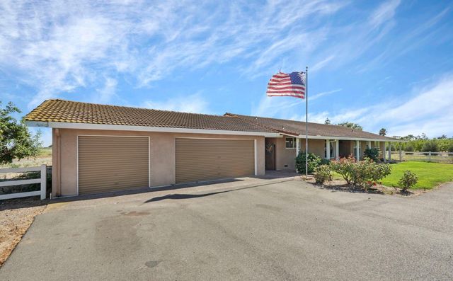 5764 W Kingdon Rd, Lodi, CA 95242