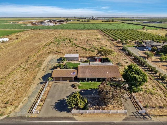 5764 W Kingdon Rd, Lodi, CA 95242