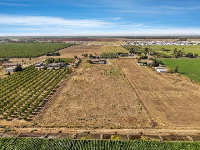 5764 W Kingdon Rd, Lodi, CA 95242