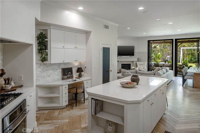 4223 Gentry Avenue, Studio City, CA 91604