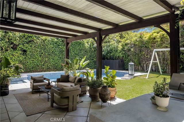 4223 Gentry Avenue, Studio City, CA 91604
