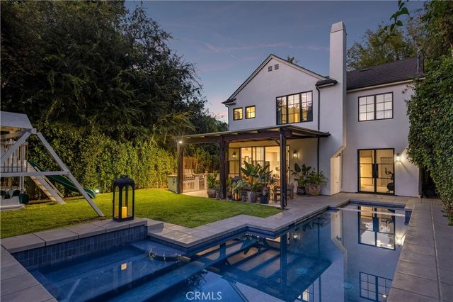 4223 Gentry Avenue, Studio City, CA 91604