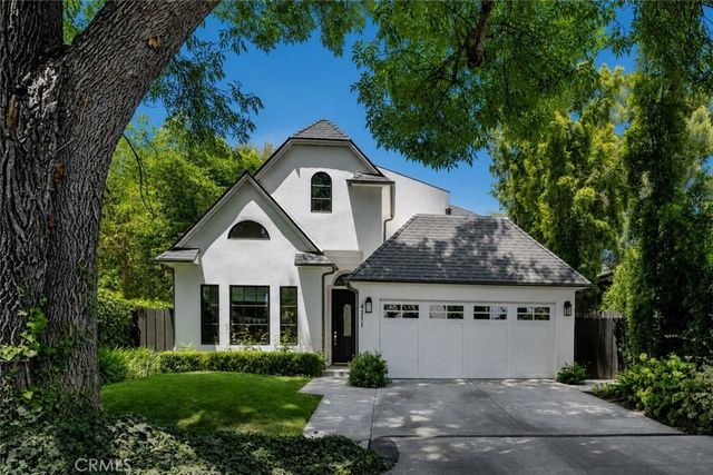 4223 Gentry Avenue, Studio City, CA 91604