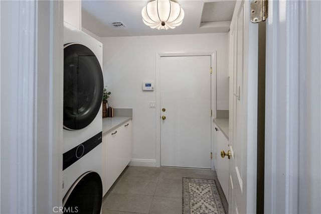 4223 Gentry Avenue, Studio City, CA 91604