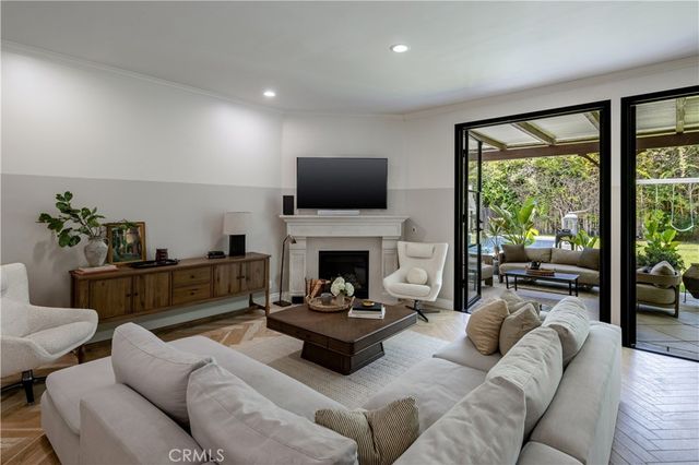 4223 Gentry Avenue, Studio City, CA 91604