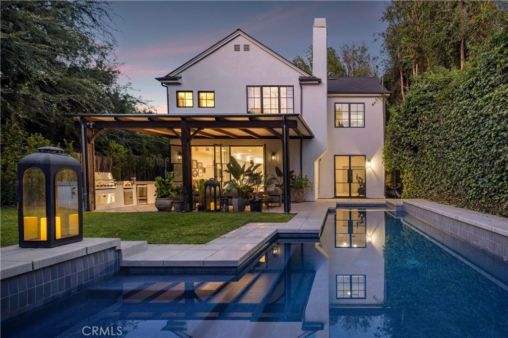 4223 Gentry Avenue, Studio City, CA 91604