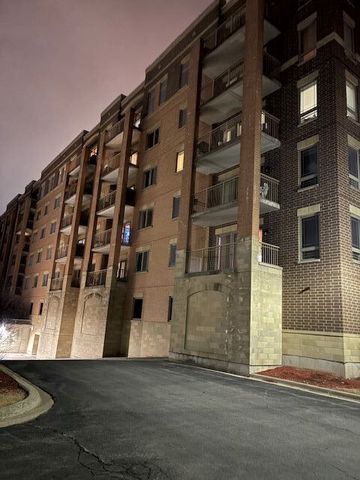 77 N Wolf Road 210, Northlake, IL 60164