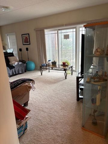 77 N Wolf Road 210, Northlake, IL 60164