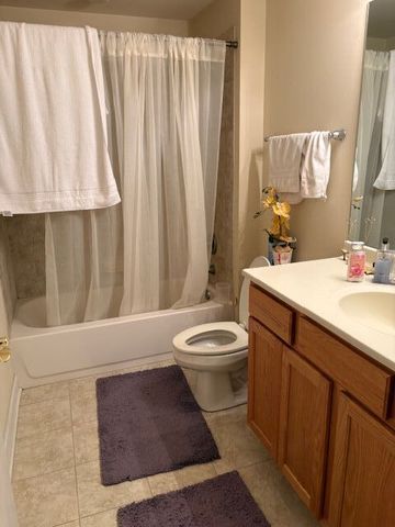 77 N Wolf Road 210, Northlake, IL 60164