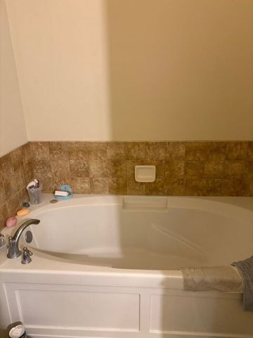 77 N Wolf Road 210, Northlake, IL 60164