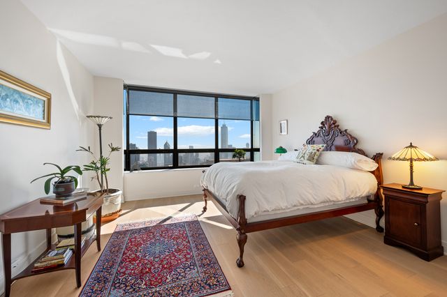 180 E PEARSON Street 6907, Chicago, IL 60611