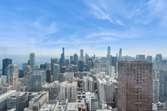 180 E PEARSON Street 6907, Chicago, IL 60611