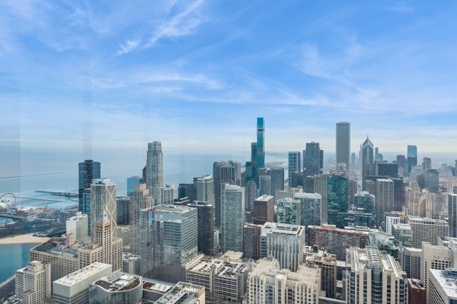 180 E PEARSON Street 6907, Chicago, IL 60611