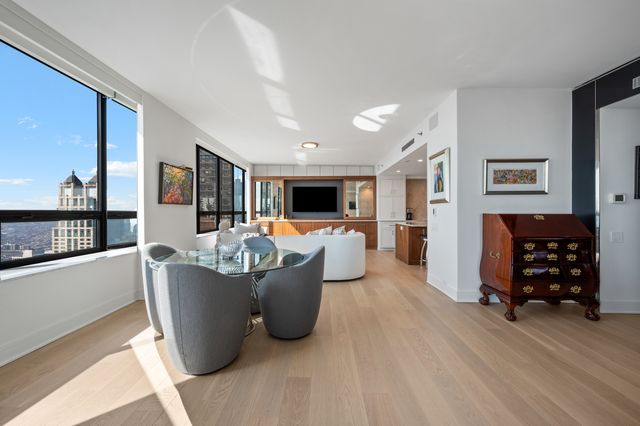 180 E PEARSON Street 6907, Chicago, IL 60611