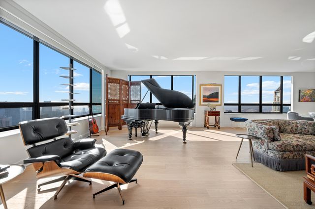 180 E PEARSON Street 6907, Chicago, IL 60611