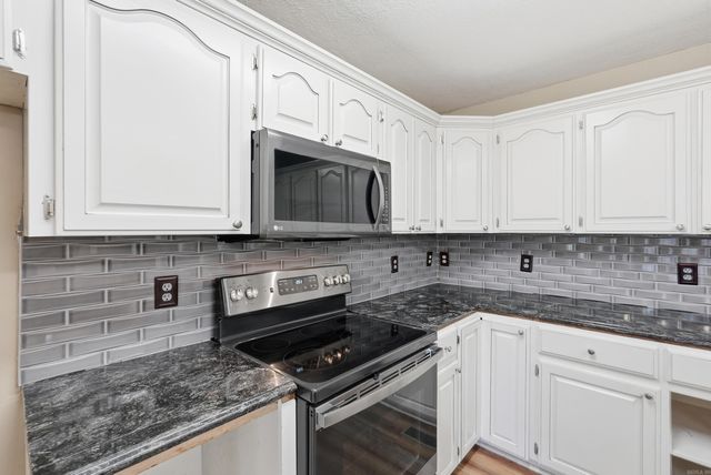 36 Par Court, Morrilton, AR 72110