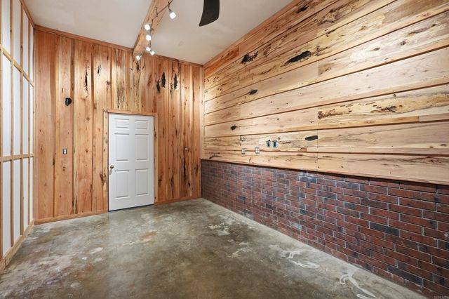 36 Par Court, Morrilton, AR 72110